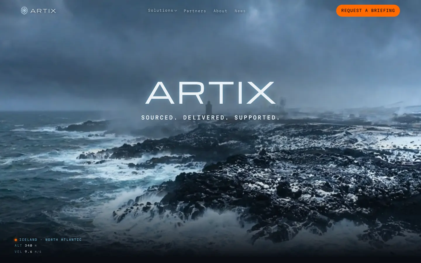 Forsíða artix.is: stormur við íslenska strönd með vita, nafnið ARTIX og línan Sourced. Delivered. Supported.